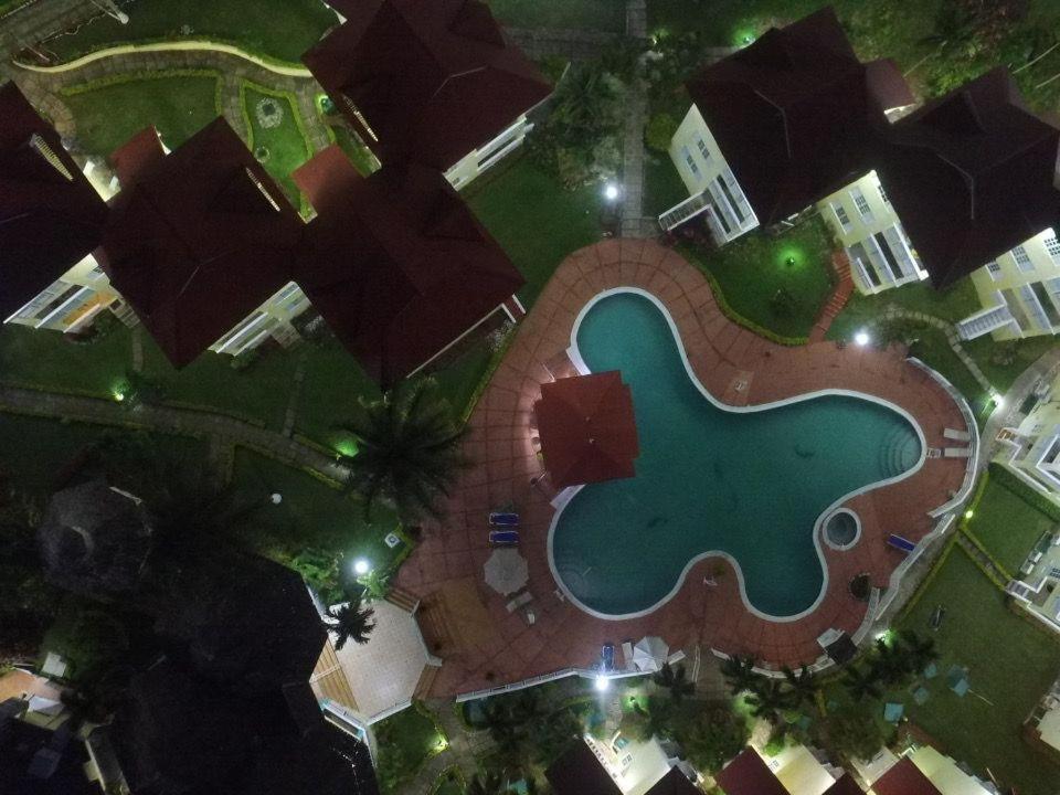 River Side Apt 9 @ Mystic Ridge. โอโชรีโอส ภายนอก รูปภาพ